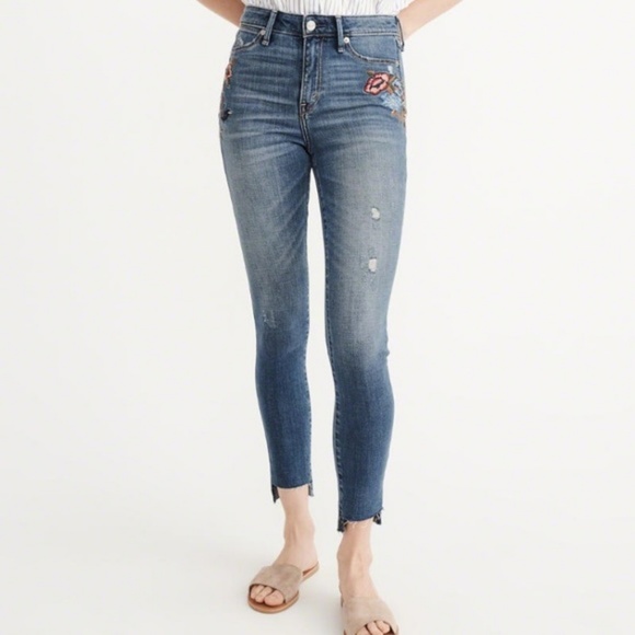 High Rise Raw Hem Embroidered Jeans - Picture 2 of 8